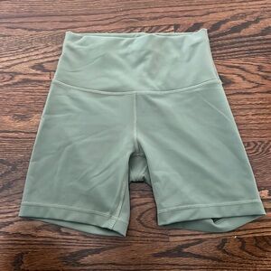 NWOT lululemon align legging shorts
